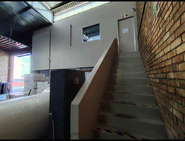 240M² WAREHOUSE TO LET IN DRIEHOEK